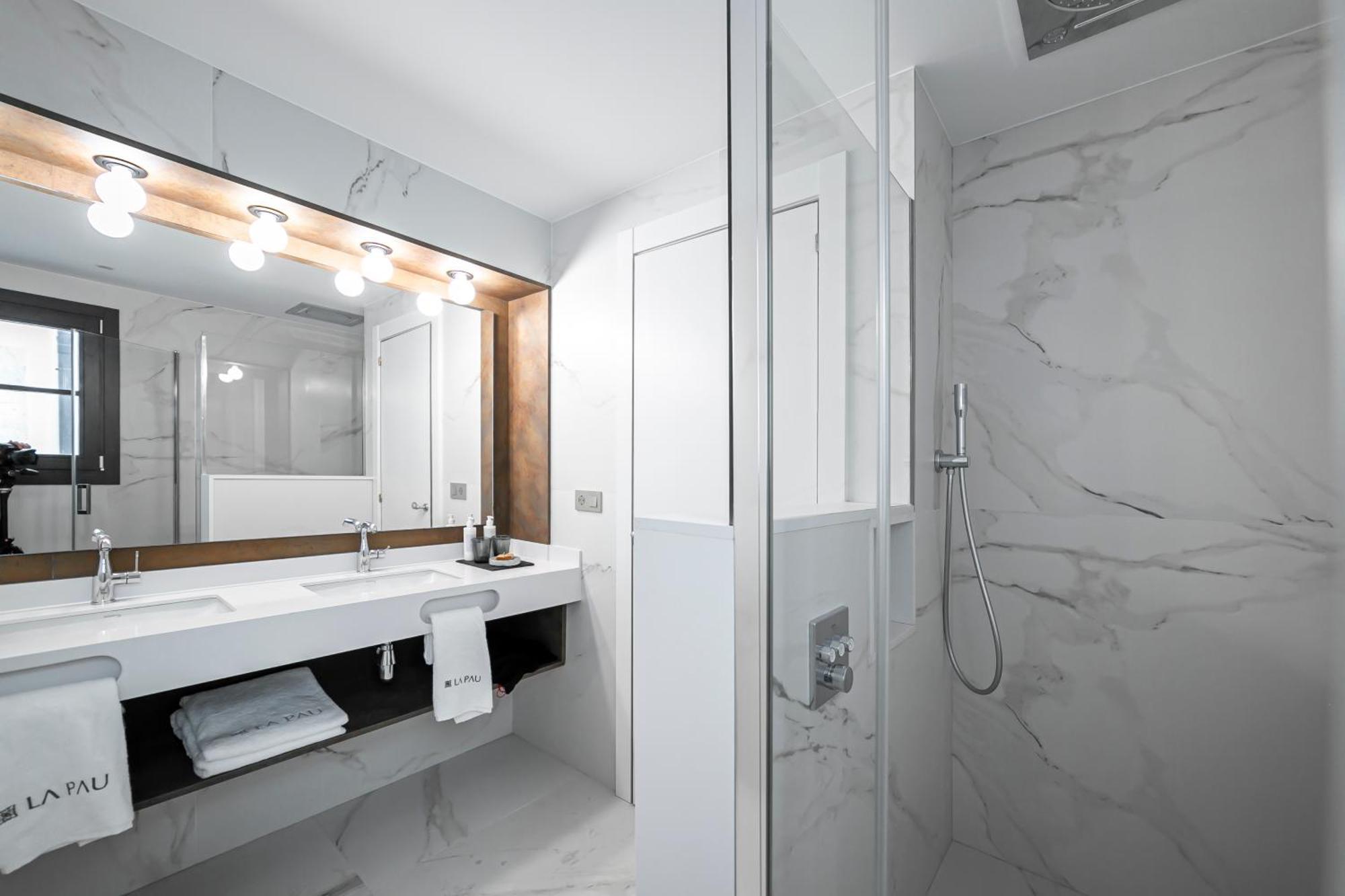 Hotel La Pau 4 Sup Барселона Экстерьер фото