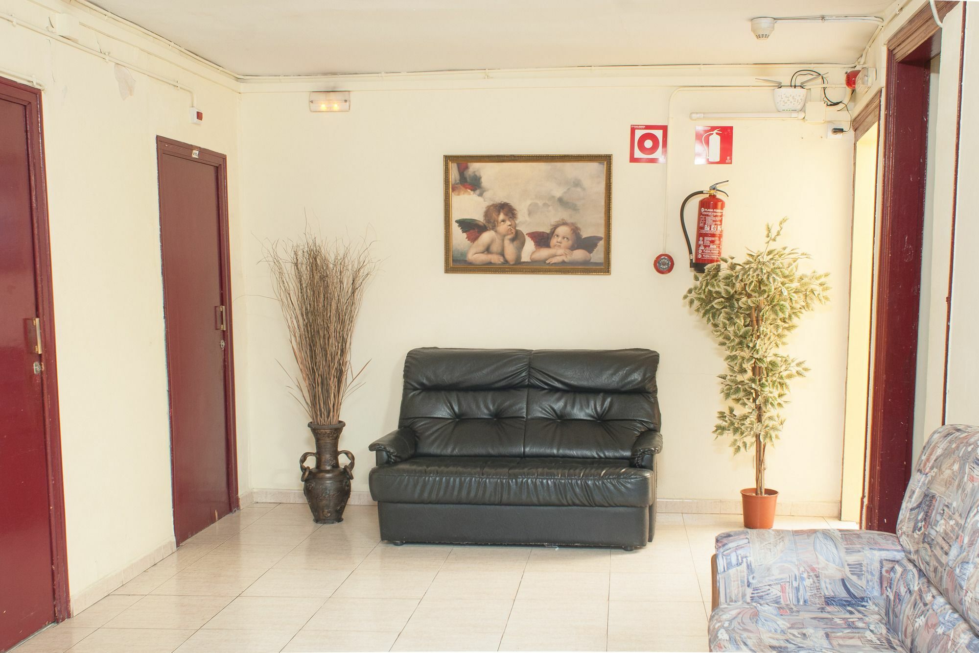 Hotel La Pau 4 Sup Барселона Экстерьер фото